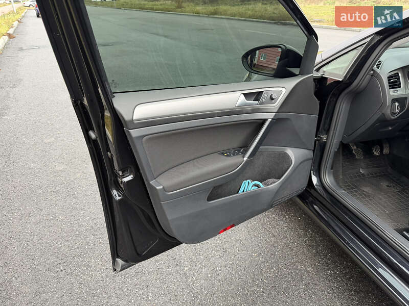 Универсал Volkswagen Golf 2015 в Виннице