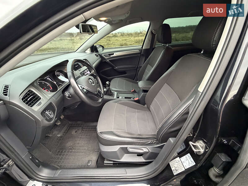 Универсал Volkswagen Golf 2015 в Виннице