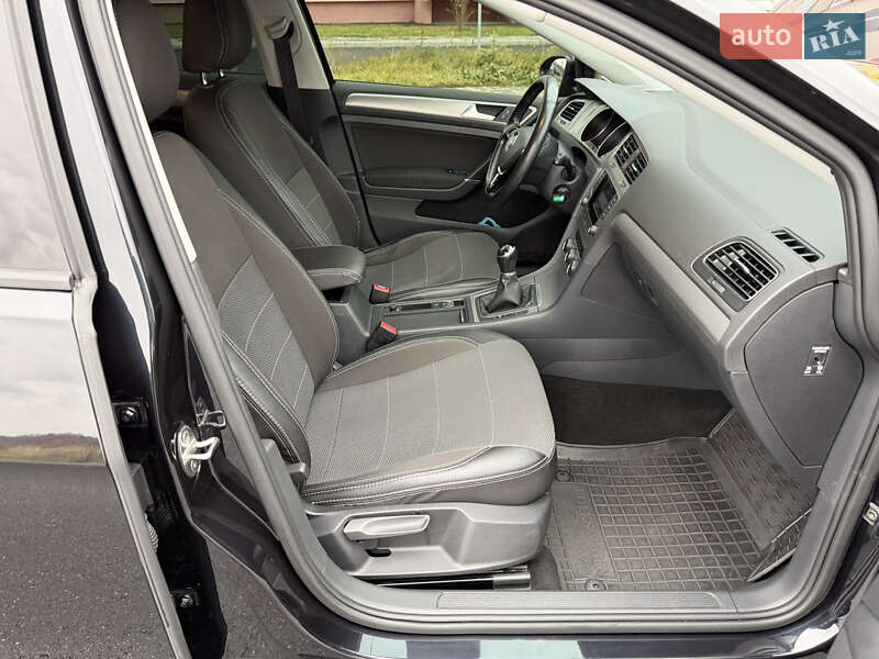 Универсал Volkswagen Golf 2015 в Виннице