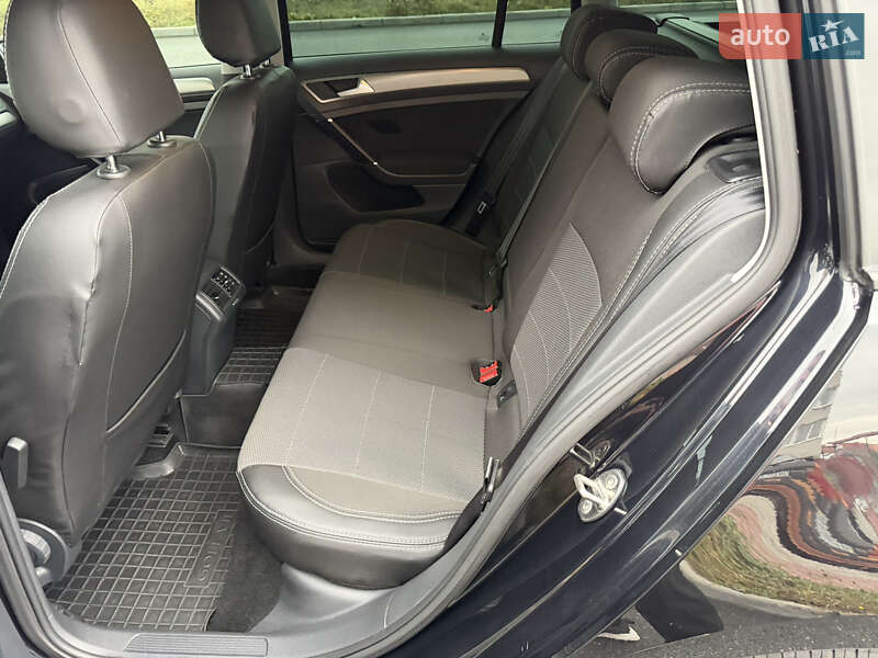 Универсал Volkswagen Golf 2015 в Виннице