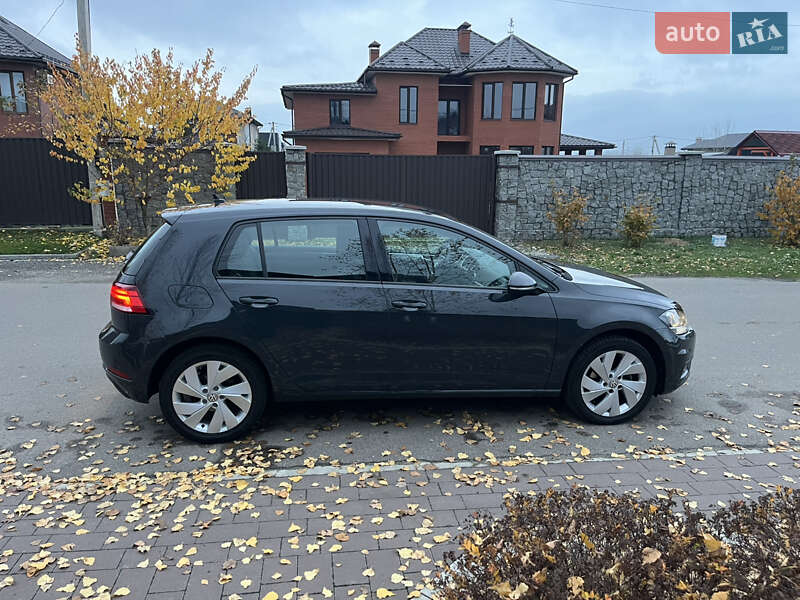 Хетчбек Volkswagen Golf 2020 в Києві