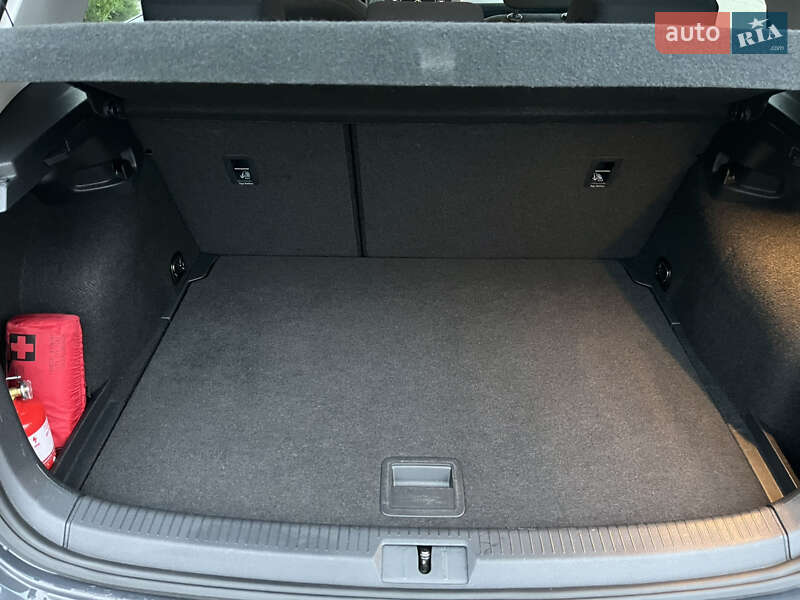 Хетчбек Volkswagen Golf 2020 в Києві