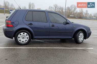 Хэтчбек Volkswagen Golf 2000 в Киеве