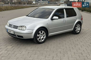 Хетчбек Volkswagen Golf 2002 в Львові