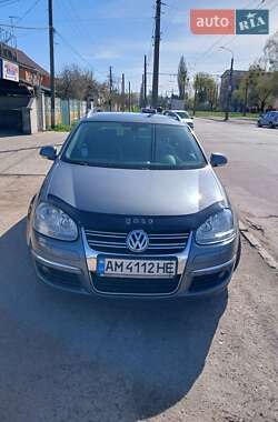 Універсал Volkswagen Golf 2009 в Житомирі