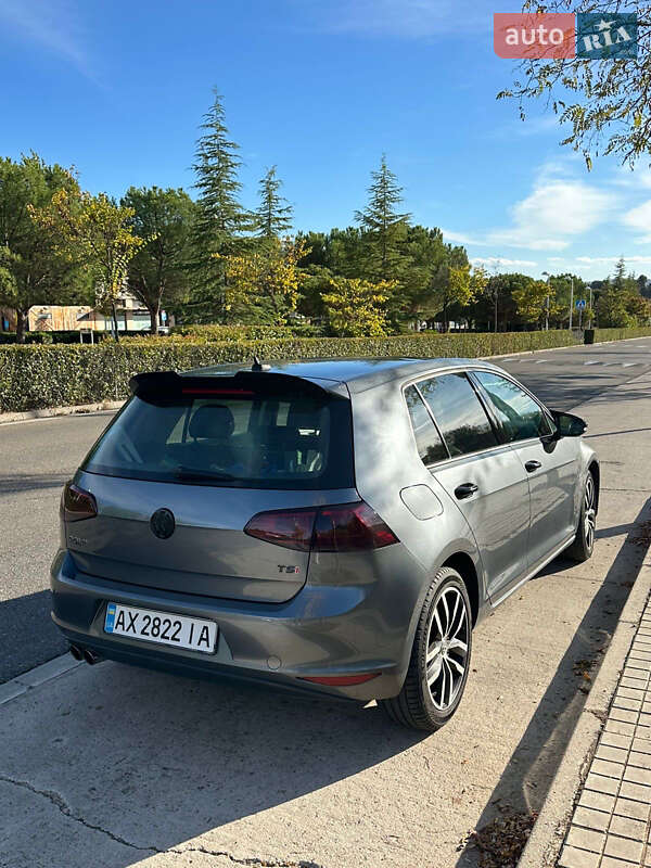 Хэтчбек Volkswagen Golf 2015 в Харькове