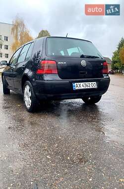 Хетчбек Volkswagen Golf 2002 в Богодухіву