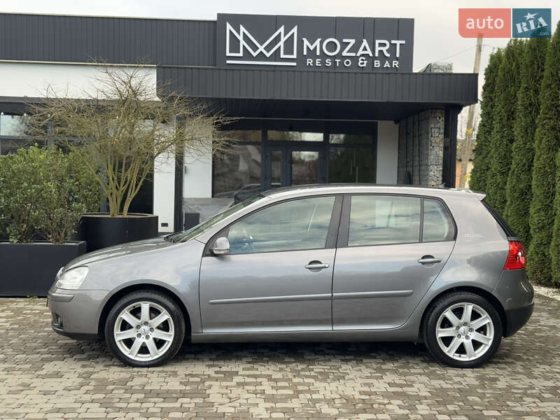 Хэтчбек Volkswagen Golf 2007 в Иршаве