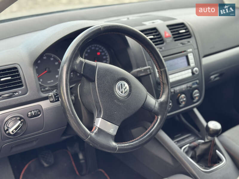 Хэтчбек Volkswagen Golf 2007 в Иршаве