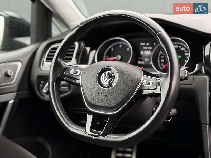 Универсал Volkswagen Golf 2016 в Львове