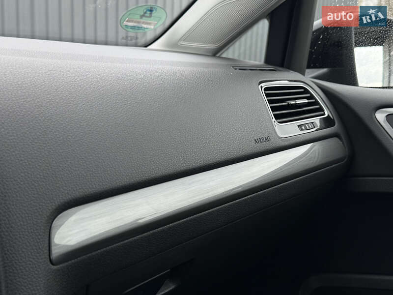 Универсал Volkswagen Golf 2016 в Львове