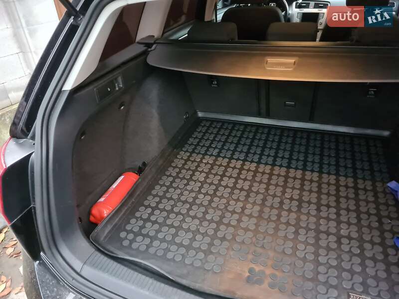 Универсал Volkswagen Golf 2017 в Ровно