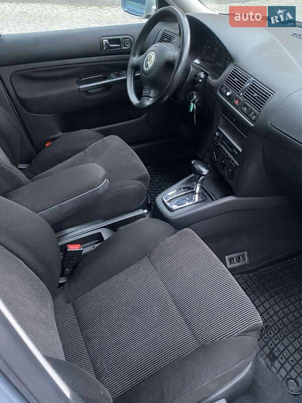 Хетчбек Volkswagen Golf 1998 в Івано-Франківську