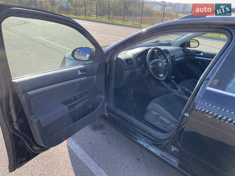 Універсал Volkswagen Golf 2008 в Рівному