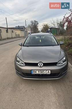 Універсал Volkswagen Golf 2014 в Рівному