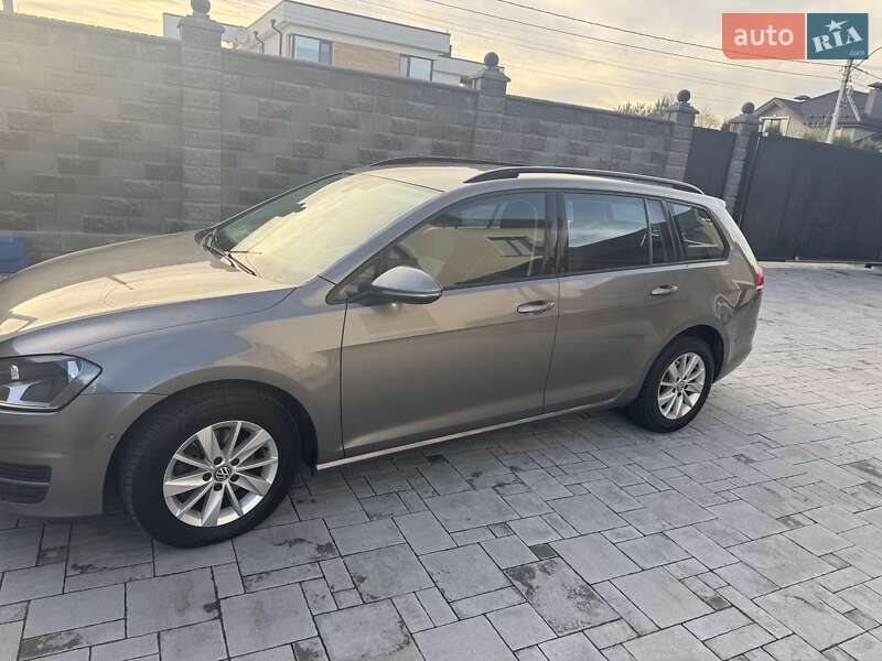 Універсал Volkswagen Golf 2014 в Рівному