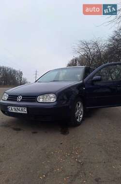 Хетчбек Volkswagen Golf 2000 в Смілі