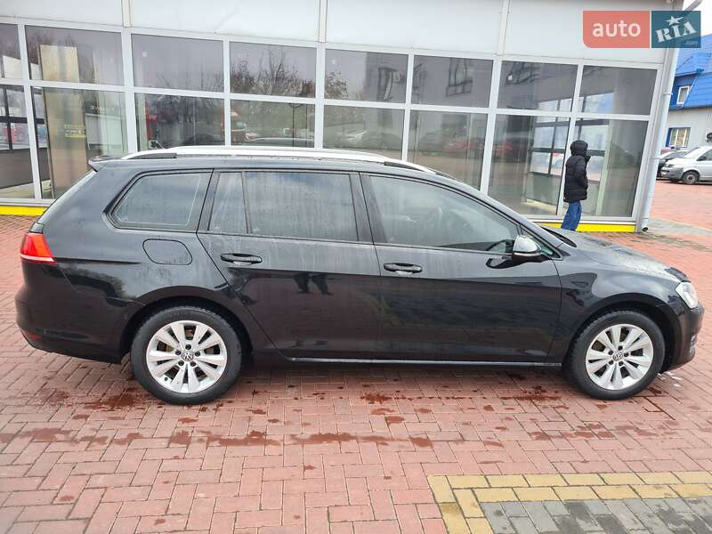 Универсал Volkswagen Golf 2017 в Ровно