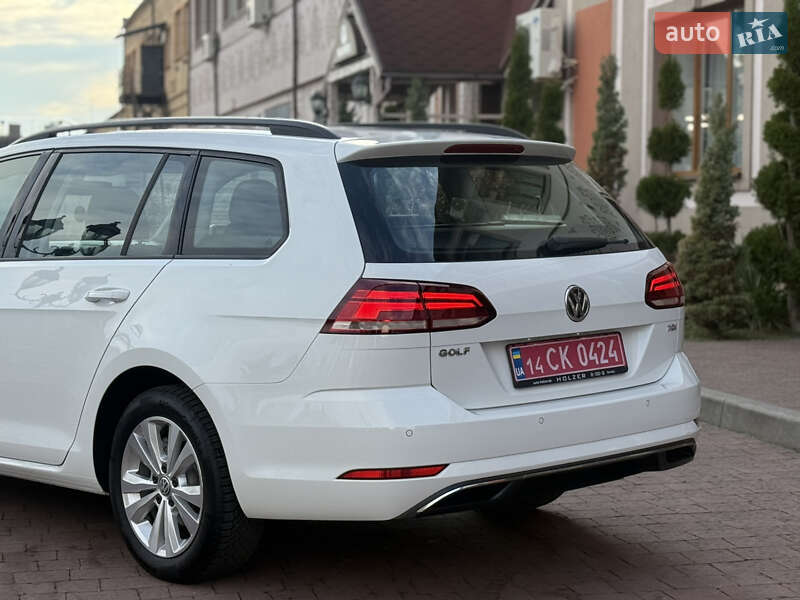 Універсал Volkswagen Golf 2017 в Стрию