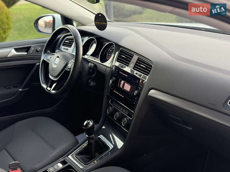 Універсал Volkswagen Golf 2017 в Стрию