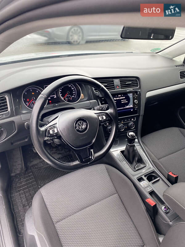 Універсал Volkswagen Golf 2018 в Києві