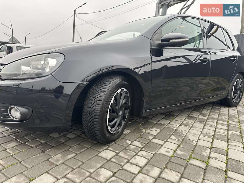 Хэтчбек Volkswagen Golf 2010 в Мукачево