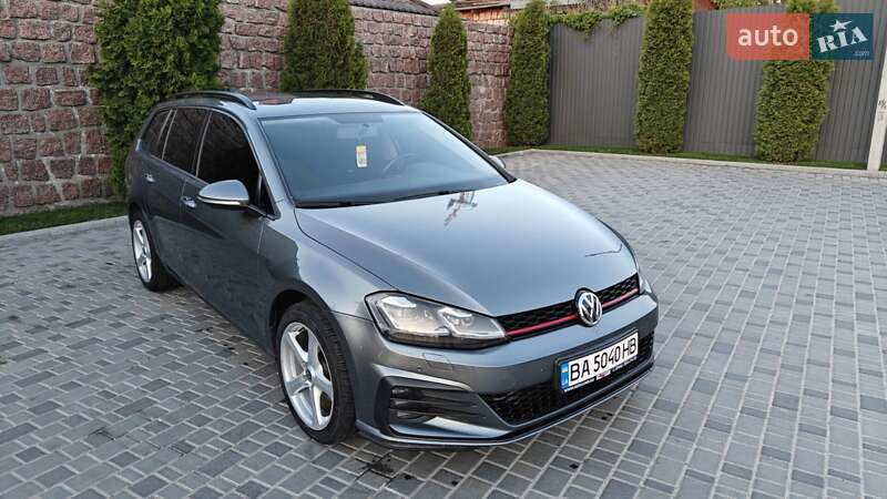 Универсал Volkswagen Golf 2015 в Львове