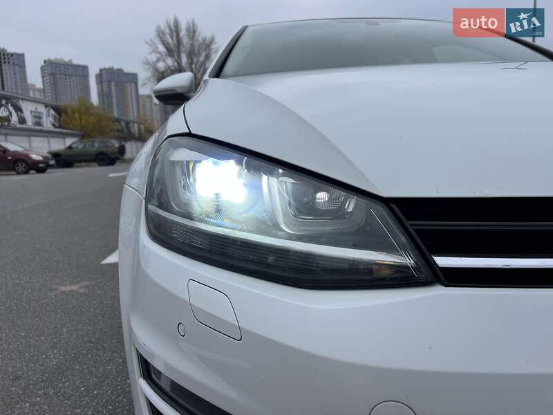 Хетчбек Volkswagen Golf 2013 в Києві