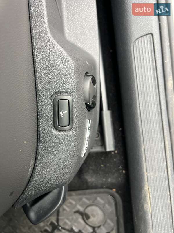 Хетчбек Volkswagen Golf 2013 в Києві