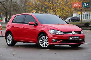 Хетчбек Volkswagen Golf 2017 в Києві