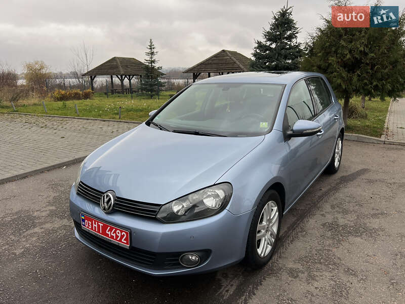 Хэтчбек Volkswagen Golf 2009 в Ровно