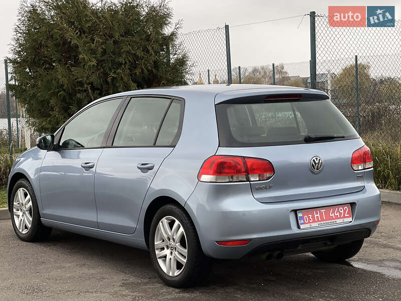 Хэтчбек Volkswagen Golf 2009 в Ровно