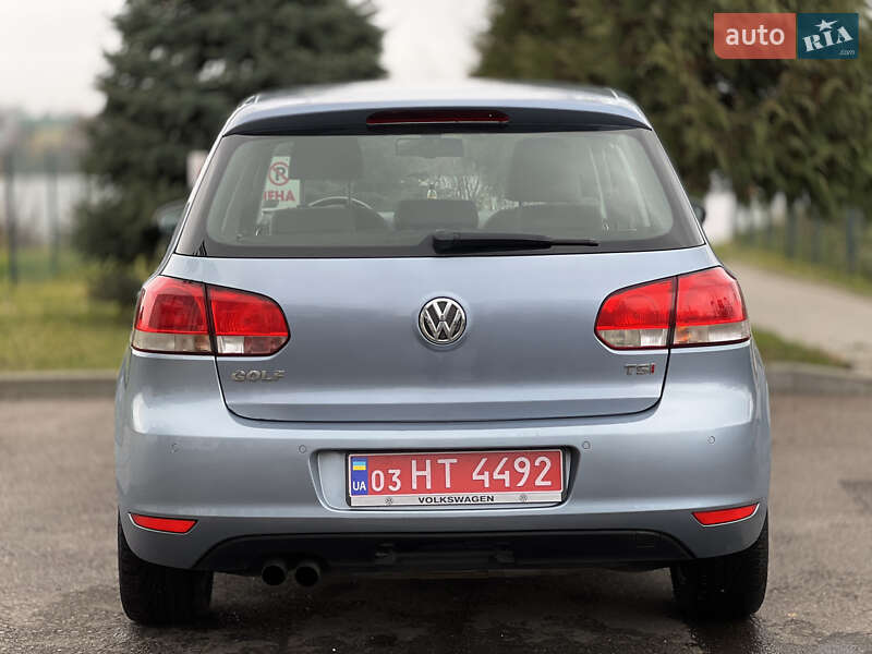 Хэтчбек Volkswagen Golf 2009 в Ровно