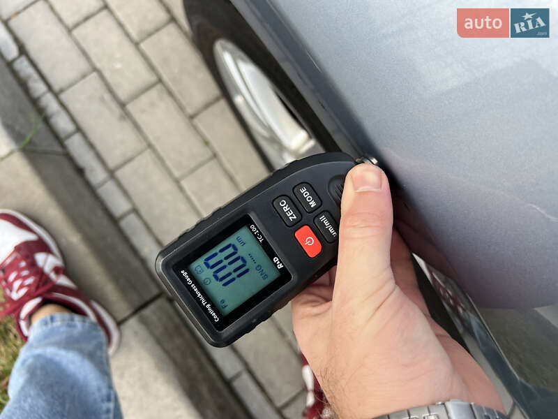 Хэтчбек Volkswagen Golf 2009 в Ровно