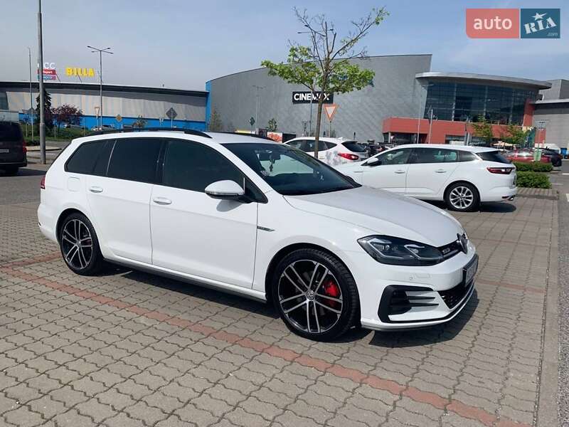 Универсал Volkswagen Golf 2018 в Мукачево