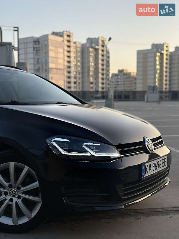 Универсал Volkswagen Golf 2015 в Киеве