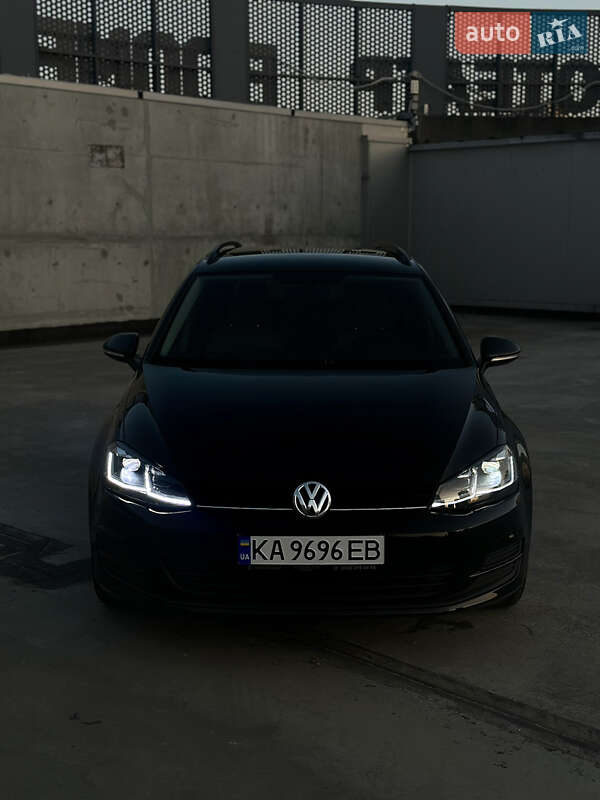 Универсал Volkswagen Golf 2015 в Киеве
