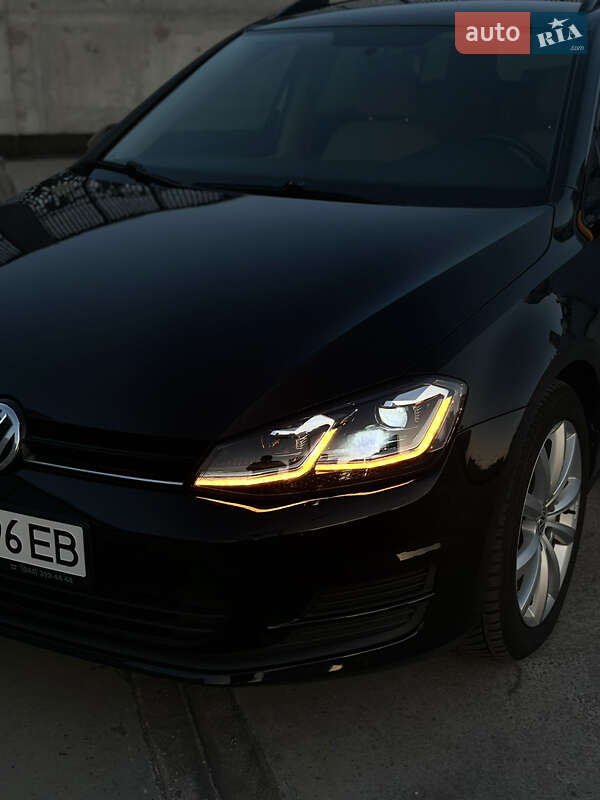 Универсал Volkswagen Golf 2015 в Киеве