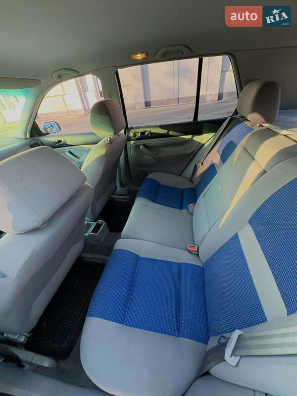 Хетчбек Volkswagen Golf 2000 в Львові