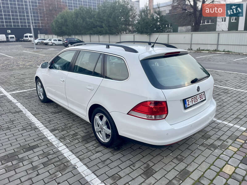 Універсал Volkswagen Golf 2009 в Луцьку