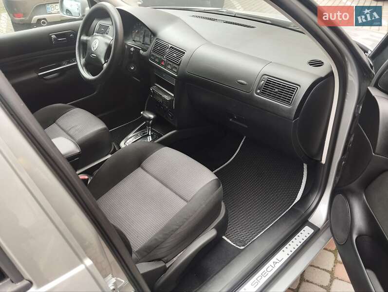 Хэтчбек Volkswagen Golf 2002 в Кривом Роге