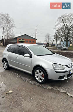 Хетчбек Volkswagen Golf 2003 в Охтирці