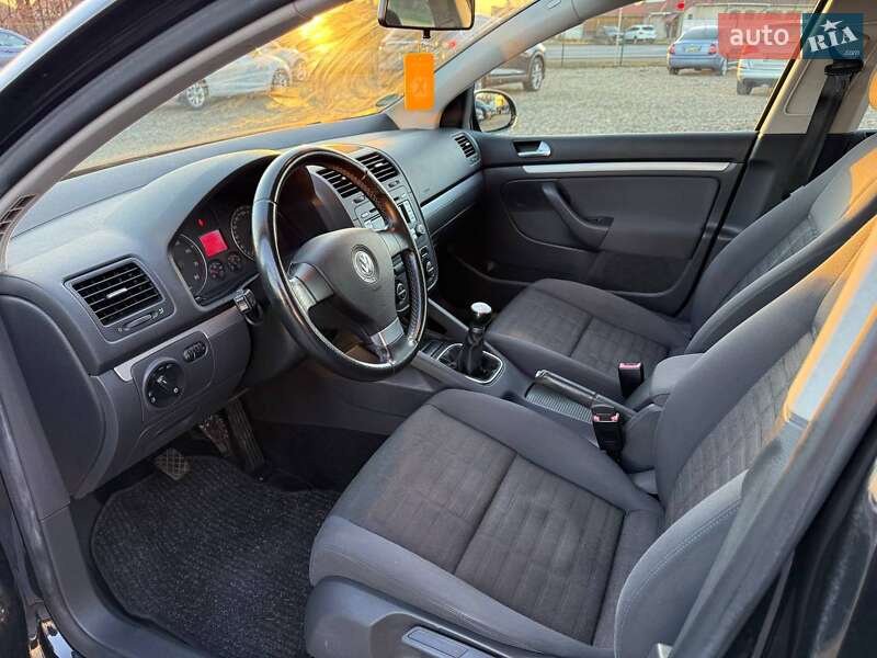 Хэтчбек Volkswagen Golf 2008 в Коломые