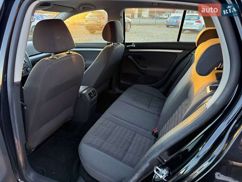 Хэтчбек Volkswagen Golf 2008 в Коломые