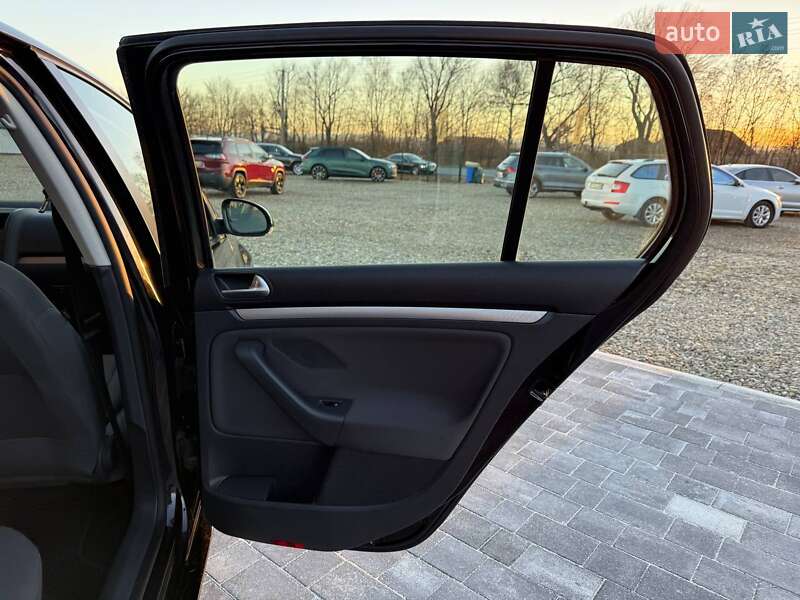 Хэтчбек Volkswagen Golf 2008 в Коломые