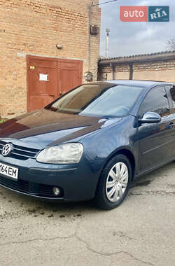 Хетчбек Volkswagen Golf 2005 в Ромнах