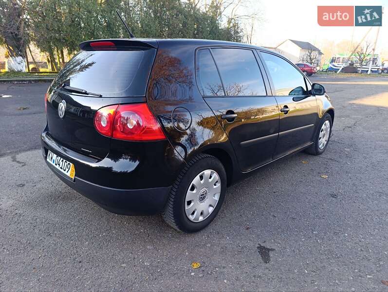 Хетчбек Volkswagen Golf 2006 в Городенці