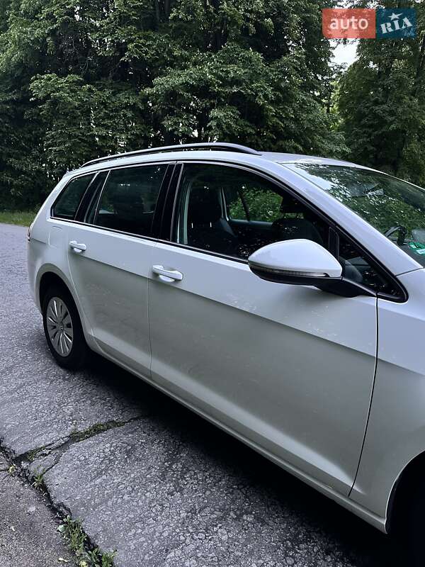 Универсал Volkswagen Golf 2016 в Виннице