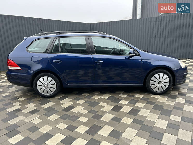 Універсал Volkswagen Golf 2010 в Полтаві