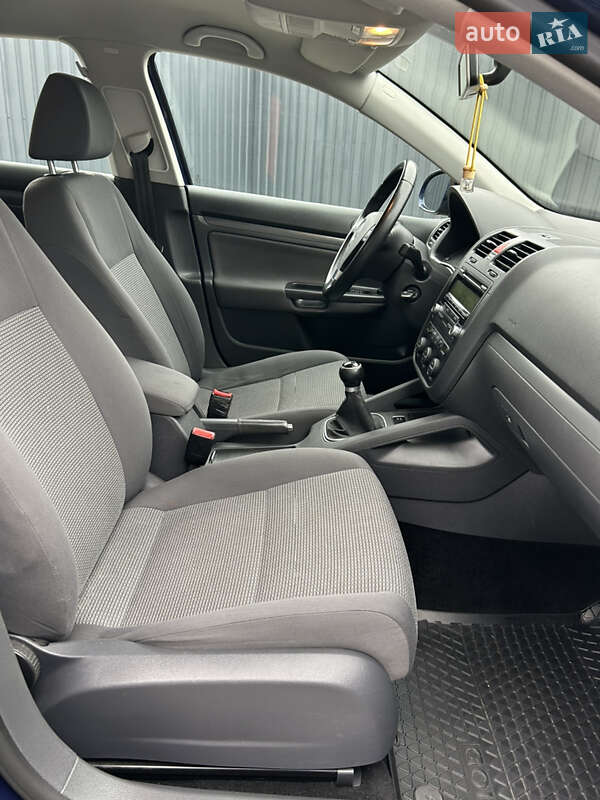 Універсал Volkswagen Golf 2010 в Полтаві